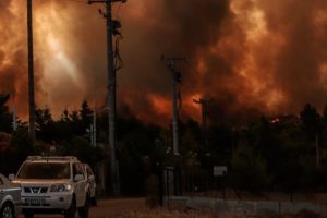 Συνεχής οι αναζωπυρώσεις στις Αφίδνες