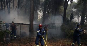 Συνεχής οι αναζωπυρώσεις στις Αφίδνες