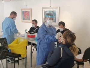 Λυκόβρυση Πεύκη: Με επιτυχία ολοκληρώθηκαν τα rapid tests σε συνεργασία με Περιφέρεια και Ιατρικό Σύλλογο