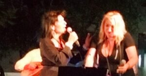 Πεντέλη: Μια μαγική συναυλία με τη γνωστή τραγουδίστρια Σοφία Βόσσου απόλαυσαν όσοι βρεθήκαν στην Πλατεία Νέας Πεντέλης