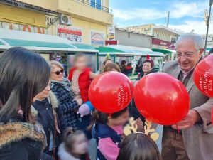 Μαρούσι: Επίσκεψη του Δημάρχου Αμαρουσίου στο Εμπορικό Κέντρο της πόλης, την παραμονή των Χριστουγέννων