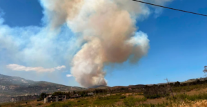 Πάρνηθα: Πυρκαγιά στο δάσος Κατσιμίδι - Κατευθύνεται προς Τατόι