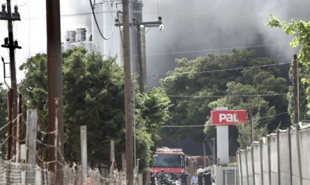 Κηφισιά: Φωτιά μετά από έκρηξη σε εργοστάσιο στην περιοχή Πανόραμα της Κάτω Κηφισιά