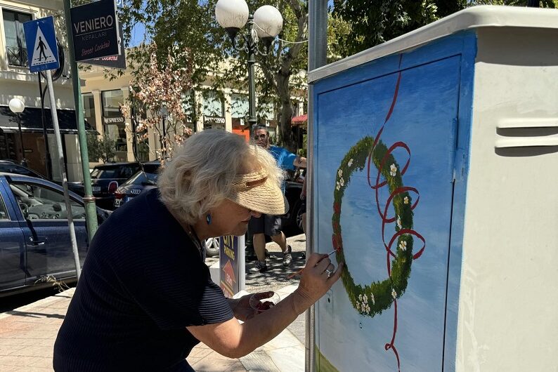 Κηφισιά: Εθελοντές και δημότες με φαντασία και ταλέντο γέμισαν με χρώμα τους δρόμους της πόλης