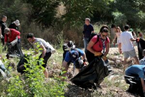 Χαλάνδρι: «Παγκόσμια Ημέρα Περιβάλλοντος» Καθαρίστηκε η Ρεματιά Πεντέλης Χαλανδρίου