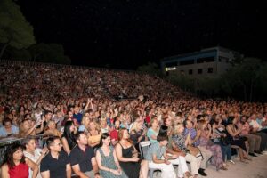 Μαρούσι : «Φεστιβάλ του Δήμου Αμαρουσίου» Μαγική βραδιά για χιλιάδες θεατές με τους κορυφαίους δημιουργούς Στέφανο Κορκολή και Γιώργο Θεοφάνους