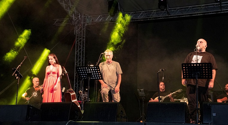 Μαρούσι : «Φεστιβάλ του Δήμου Αμαρουσίου» Μάγεψαν το κοινό ο Παντελής Θαλασσινός και ο Μπάμπης Στόκας με την Ελεάνα Βαρελά