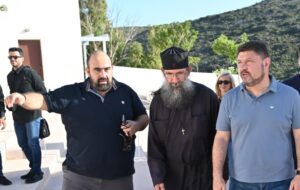 Περιφέρεια Αττικής: Επίσκεψη του Περιφερειάρχη στα Αντικύθηρα για τα θέματα που απασχολούν την καθημερινή ζωή των κατοίκων