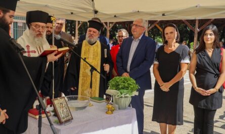 Μαρούσι : Δήμαρχος στους αγιασμούς των σχολείων για τη νέα σχολική χρονιά