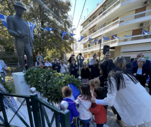 Κηφισιά: Με την κατάθεση στεφάνων σε Εκάλη, Ν. Ερυθραία άρχισαν οι εορταστικές εκδηλώσεις του Δήμου για την 28η Οκτωβρίου