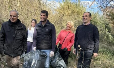 Κηφισιά: Μικροί-μεγάλοι συμμετείχαν στη δράση καθαρισμού του ποταμού Κηφισσού