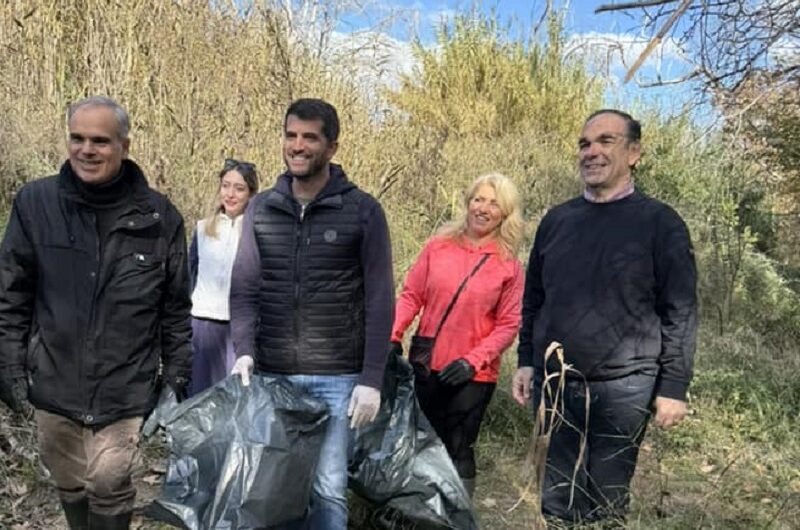 Κηφισιά: Μικροί-μεγάλοι συμμετείχαν στη δράση καθαρισμού του ποταμού Κηφισσού