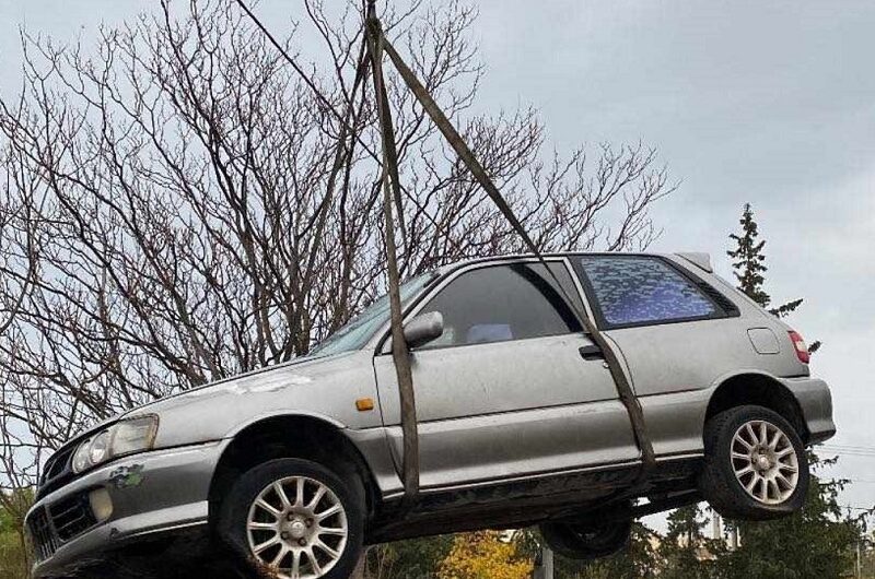 Λυκόβρυση Πεύκη: Συνεχίζεται η απομάκρυνση εγκαταλελειμμένων οχημάτων από τους δρόμους του Δήμου