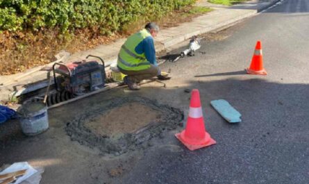 Λυκόβρυση Πεύκη : Επισκευές πεζοδρομίου και ανύψωση φρεατίων