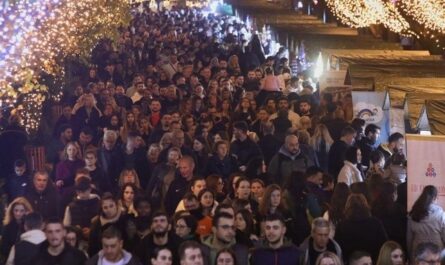 Περιφέρεια Αττικής:  Λαμπερό ρεβεγιόν με τον Χρήστο Μάστορα και τις «Μέλισσες» στο Χριστουγεννιάτικο Χωριό της Περιφέρειας Αττικής