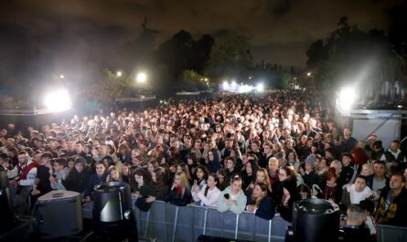 Περιφέρεια Αττικής: Δύο ξεχωριστές συναυλίες αυτό το Σαββατοκύριακο στο Χριστουγεννιάτικο Χωριό της Περιφέρειας στο Πεδίο του Άρεως