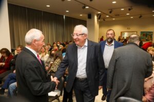 Μαρούσι : Την Πρωτοχρονιάτικη πίτα των μελών του ΚΑΠΗ έκοψε ο Δήμαρχος Αμαρουσίου