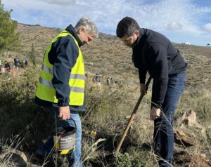 Κηφισιά: Με επιτυχία η 1η Αναδάσωση του έτους στην Πεντέλη από ΣΠΑΠ-«Όλοι Μαζί Μπορούμε και στο περιβάλλον»