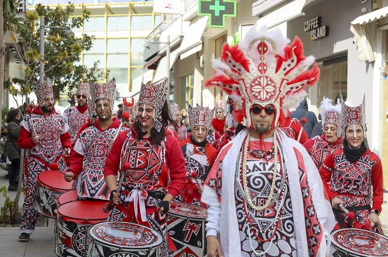 Μαρούσι: Οι πεζόδρομοι του Ιστορικού Εμπορικού Κέντρου και η Πλατεία Ευτέρπης ντύθηκαν στα χρώματα της Αποκριάς