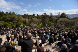 Αθήνα: Παραδοσιακά Κούλουμα στον Λόφο του Φιλοπάππου στον Δήμο Αθηναίων