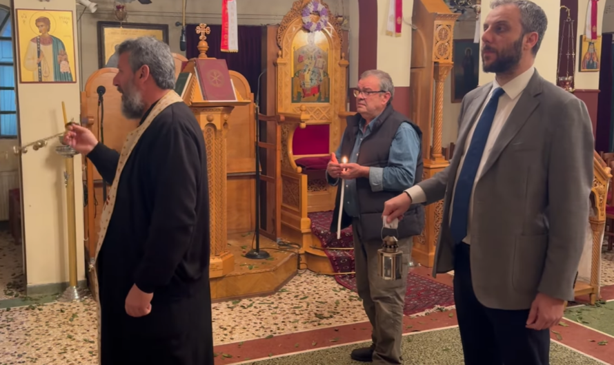 Βριλήσσια: Το Άγιον Φως παρέδωσε στις ενορίες των Βριλησσίων ο Δήμαρχος