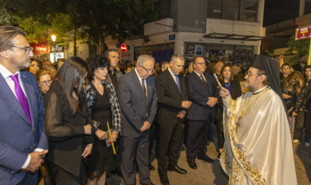 Μαρούσι: Σε κλίμα κατάνυξης πραγματοποιήθηκε η λιτάνευση του Επιταφίου παρουσία του Δημάρχου Αμαρουσίου
